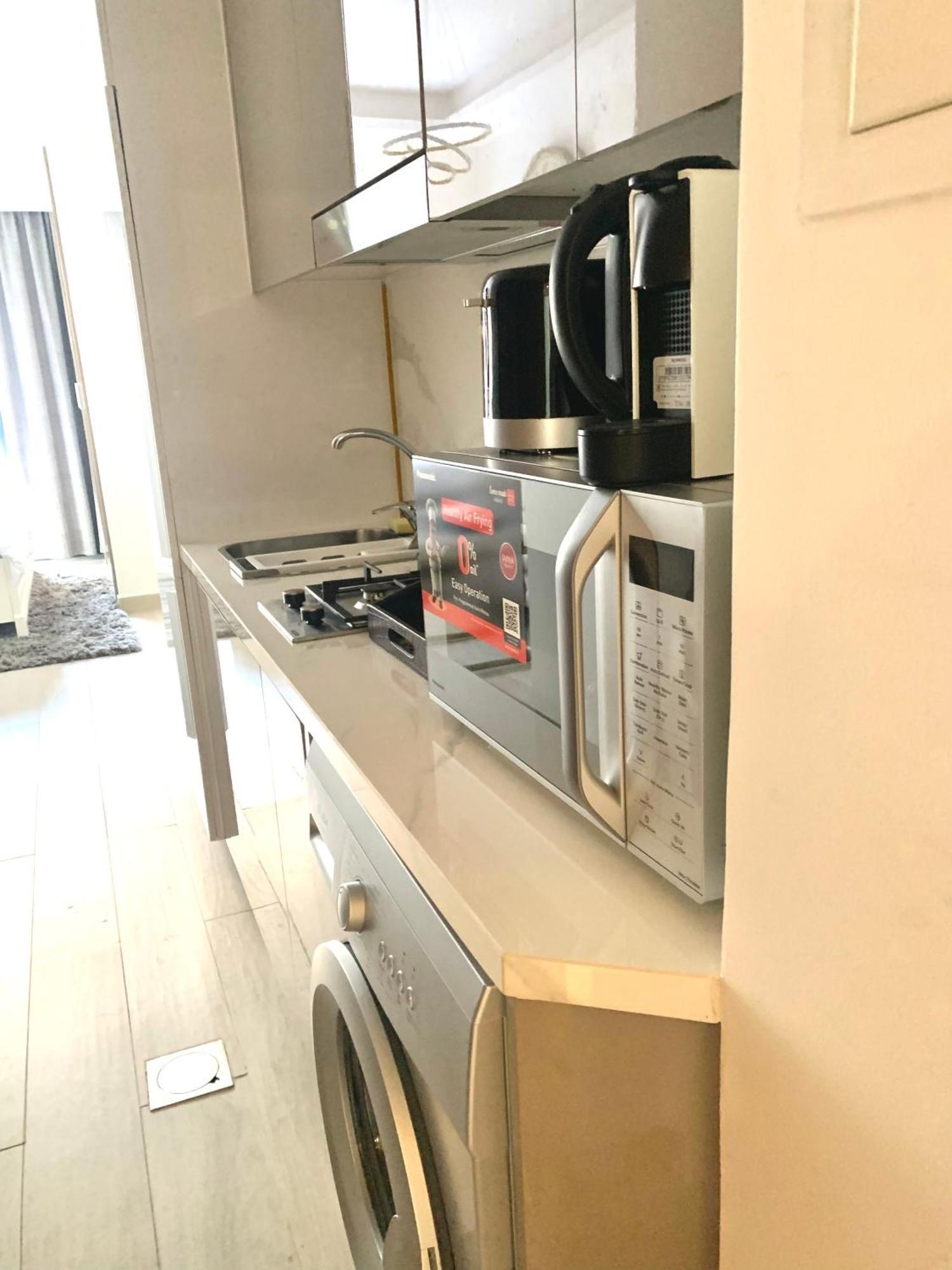 Galaxy In Azizi Riviera Luxury Apartment Dubai
